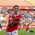 Marcos Baselga celebra su gol ante el Marbella.