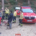Los Bombers han localizado a la pareja y los han acompañado hasta su coche.