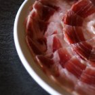 Detrás de cada loncha de este jamón hay una historia de trabajo artesanal