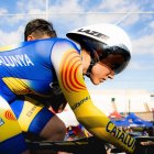 Helena Casas, con el maillot de la Selecció Catalana de Ciclisme en una competición.