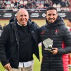 Marc Carrasco recibió el premio a mejor entrenador de Tercera el curso pasado.