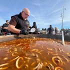 Degustación de calamares en el Espigó del Moll de Salou.