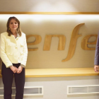 De derecha a izquierda, José María Chavarría, consejero delegado de Hife; Sonia Velamazán Regaño, gerente de Promoción Comercial y Acuerdos Estratégicos de Renfe; y Javier Fernández Rodríguez, director Comercial y de Marketing de Renfe