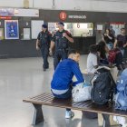 Agentes de los Mossos durante una operación contra la multirreincidencia en Tarragona.