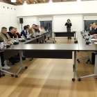 Reunión entre el Govern de la Generalitat y representantes del sector porcino en el Palau de la Generalitat.
