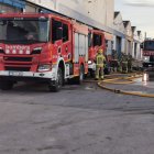 incendio en una nave dedicada al desguace de vehículos, situada en término municipal de La Canonja.