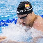 Carles Coll, nadando la braza.