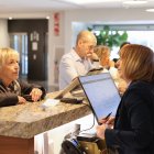 Turistas en un hotel de Salou, hace pocos días.