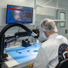 Sala blanca de Sateliot en su Centro Europeo de Desarrollo de Satélites 5G de Barcelona.