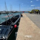 Equipos de rescate en la búsqueda de las víctimas que realizaban un bautismo de buceo.