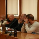 Tres de los cinco hombres acusados de varios delitos, entre ellos homicidio en grado de tentativa, inician el juicio en la Audiencia de Tarragona