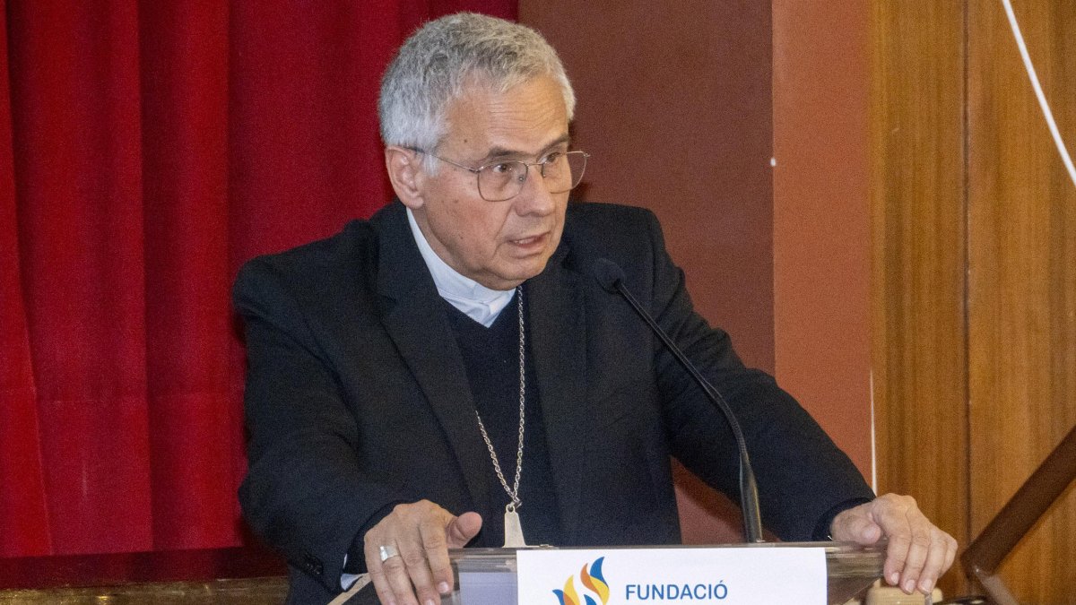 Joan Planellas, arzobispo de Tarragona, en un acto con profesores