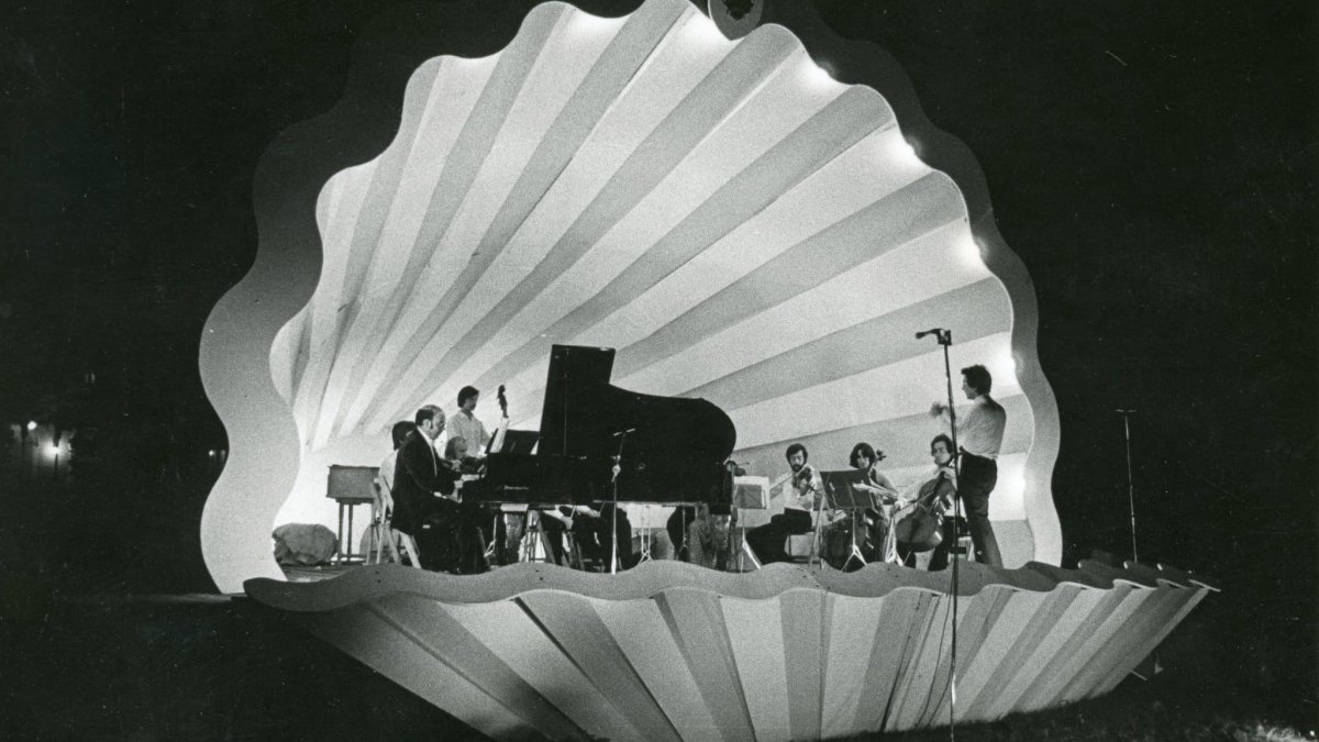 Un concierto de música de cámara en el emblemático escenario de la concha del Parc Samà, durante la edición de 1977.