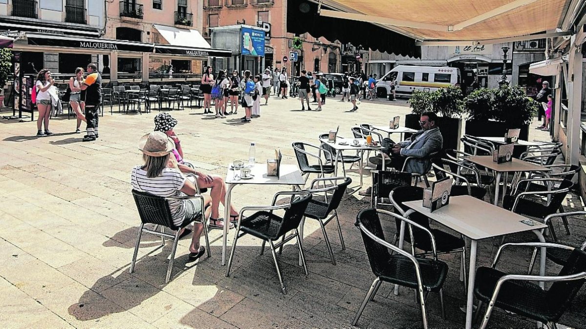 La Plaça de la Font es una de las zonas de la ciudad más concurridas de terrazas.