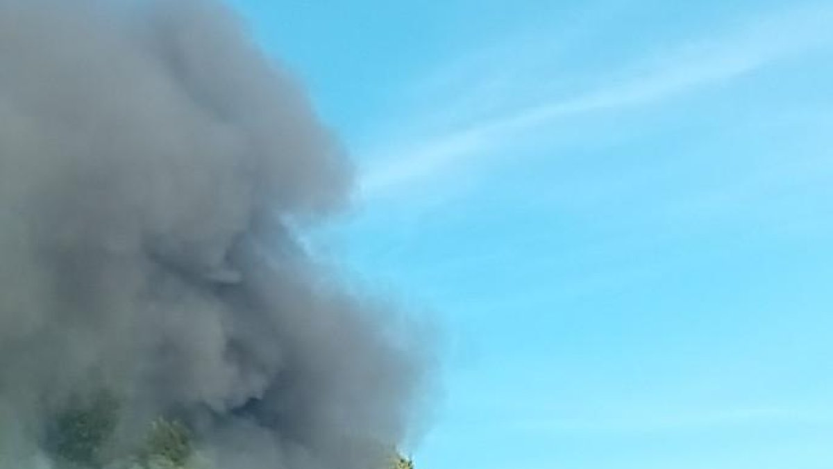 Imagen del coche en llamas en Montblanc