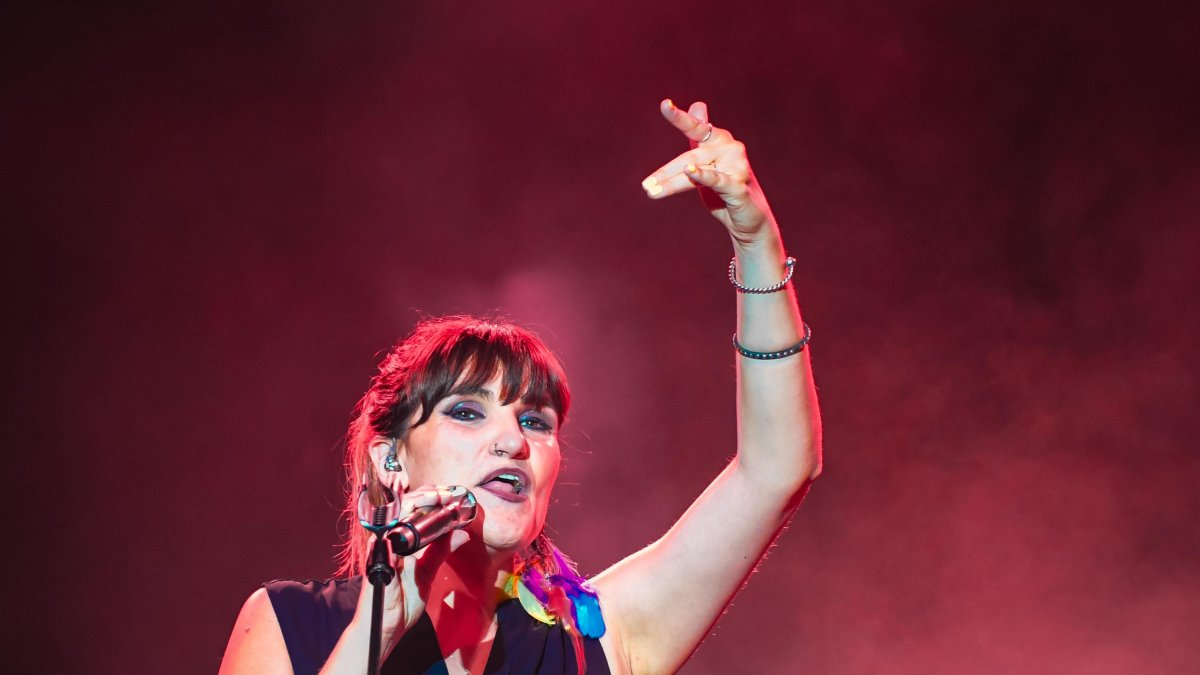 Rozalén emocionó al público que llenó el Camp de Mart.