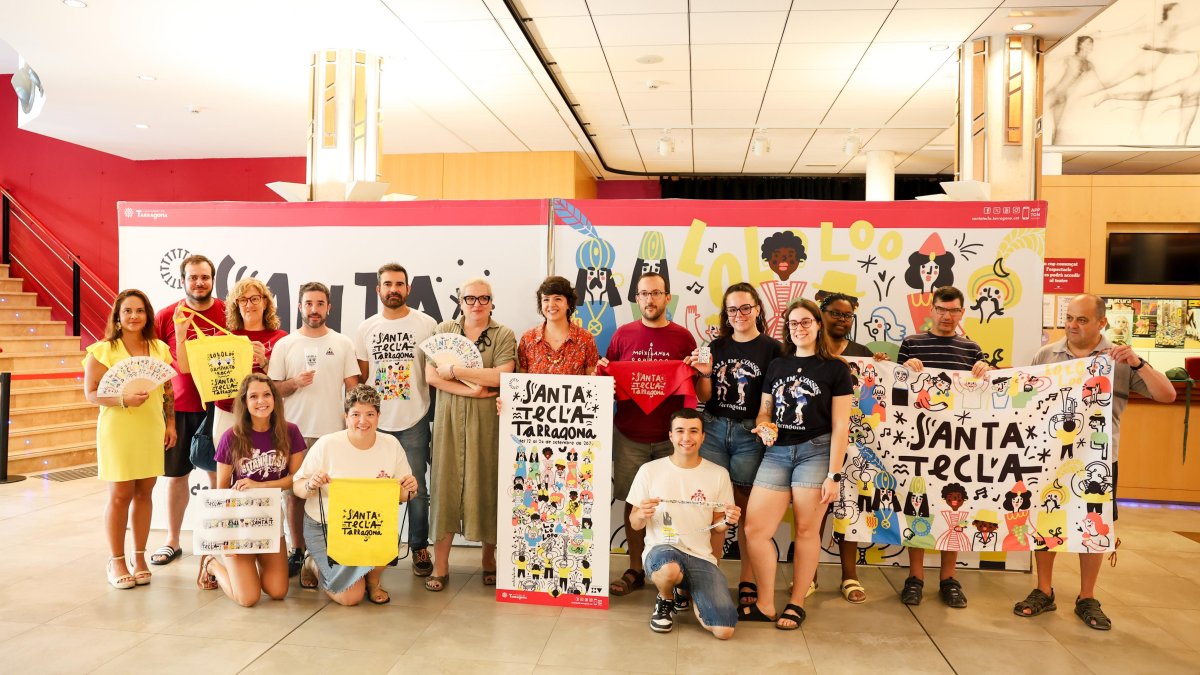 La presentación del merchandising de Santa Tecla 2025