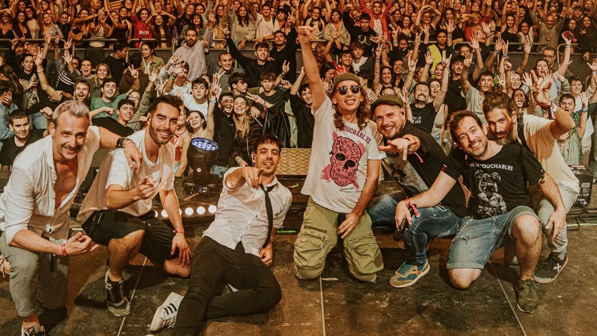 La banda calafellenca Buhos, durant una de les seves actuacions. foto: xavi martín