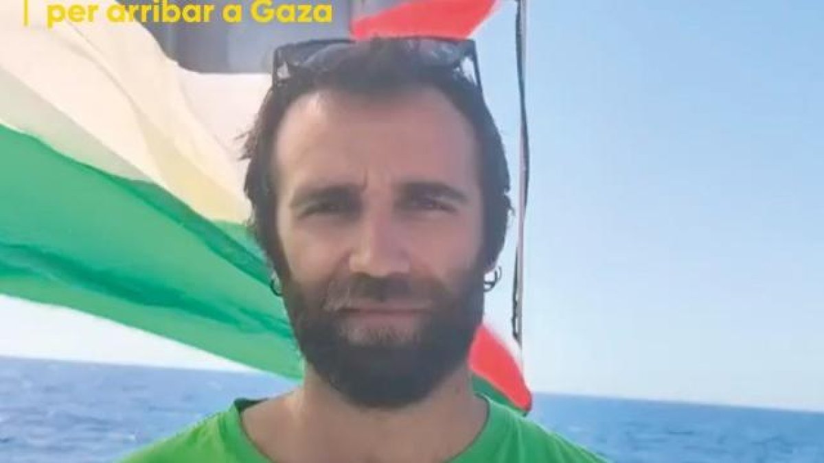 El doctorando Adrià Plazas, detenido en el barco de la Flotilla.