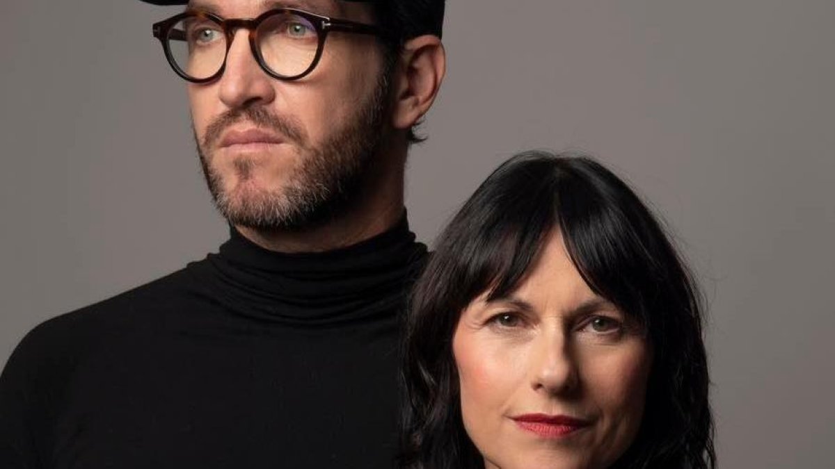 Oscar D'aniello y Helena Miquel forman Delafé y las Flores Azules.