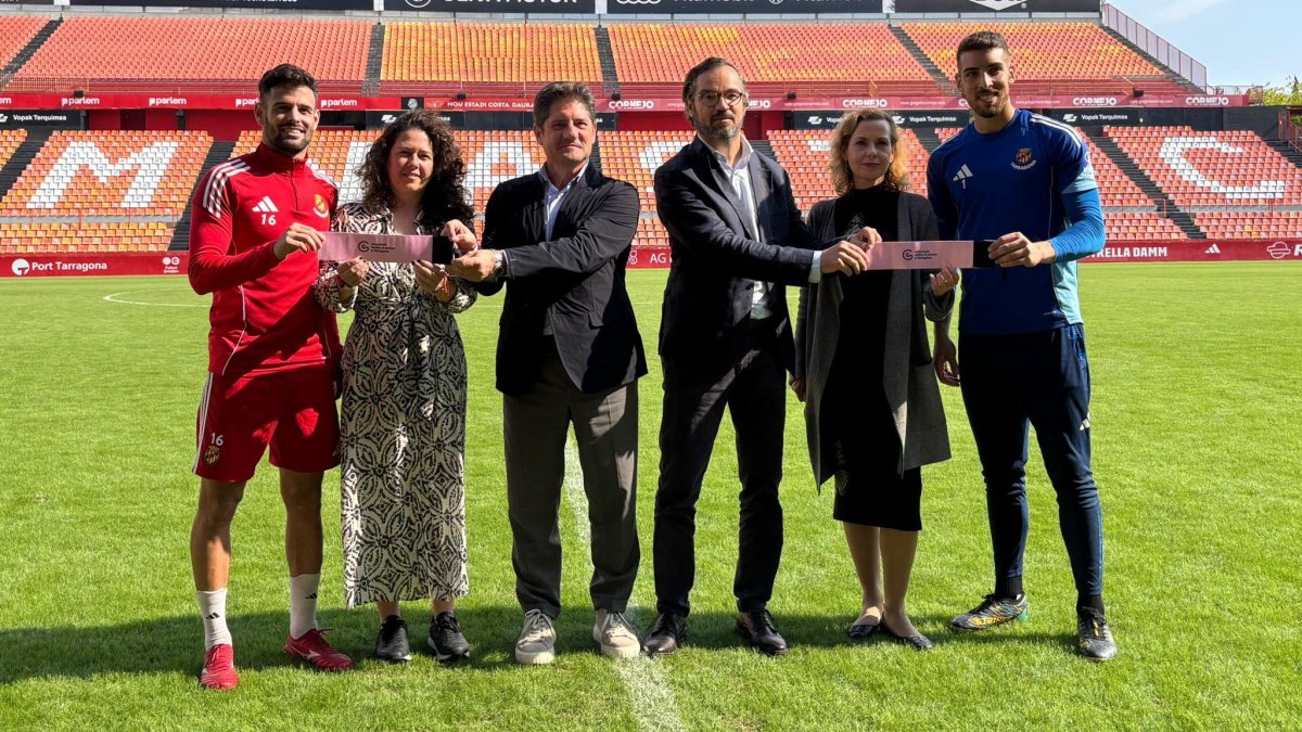 La Associació Contra el Càncer a Tarragona y el Nàstic de Tarragona suman esfuerzos para dar visibilidad a la enfermedad.​