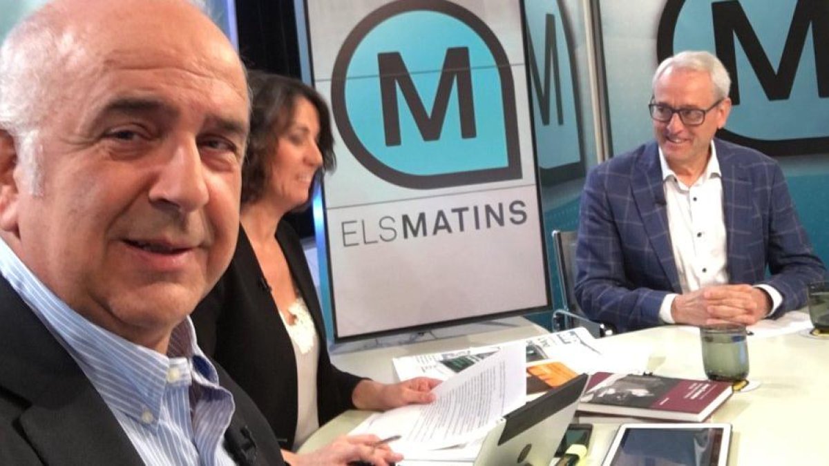 El periodista Enric Canals, en primer término, tenía 73 años.​