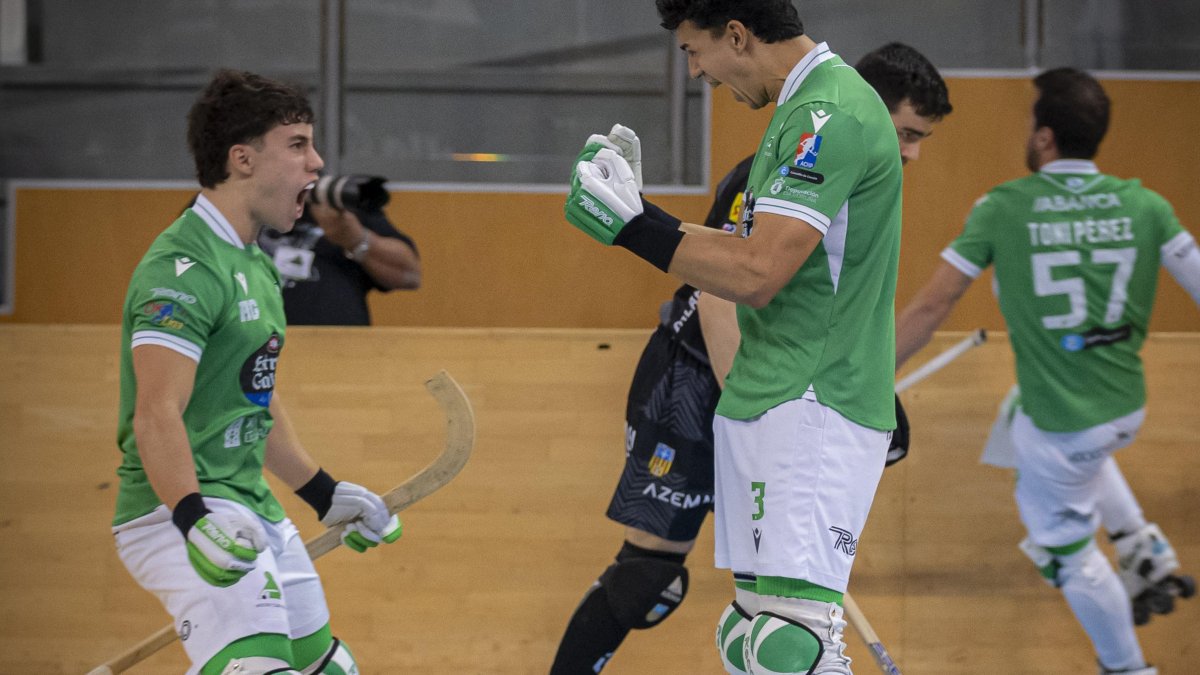 Xaus celebra el gol marcado ante su exequipo el Calafell.