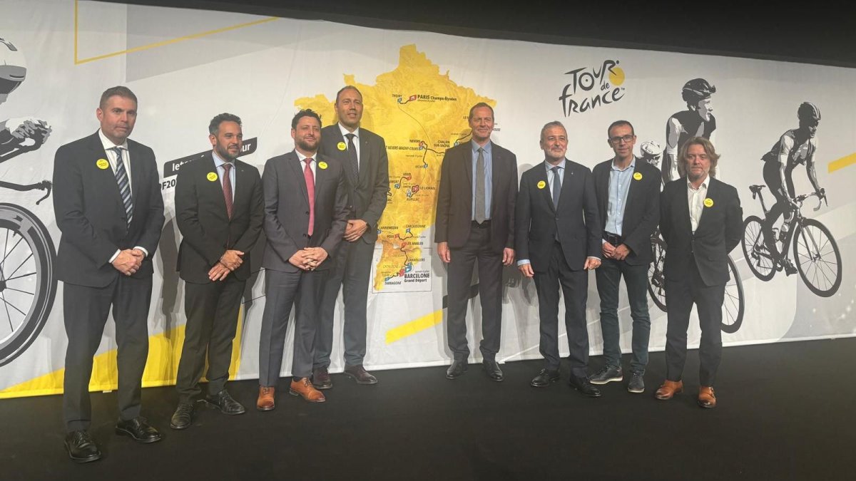 El alcalde de Tarragona, Rubén Viñuales, y el conseller Berni Álvarez, este viernes en el Palacio de Congresos de París