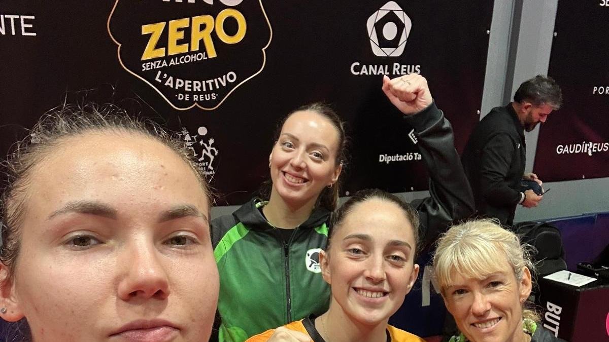 Las jugadoras de las Ganxets tras ganar al