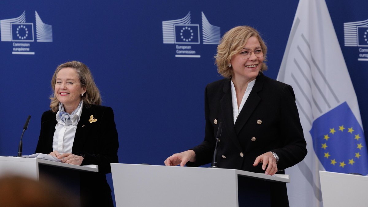 Nadia Calviño, presidenta del Banco Europeo de Inversiones, y Henna Virkkunena, vicepresidenta de la Comisión Europea.