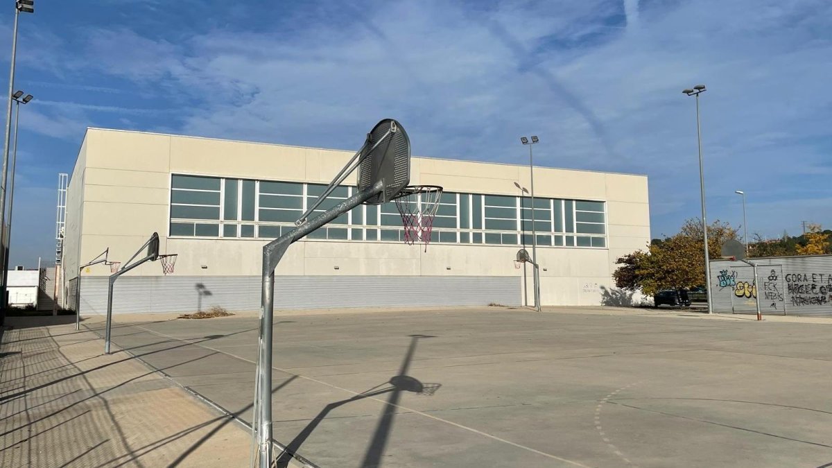 Les pistes exteriors del pavelló del Temple, a Tortosa.