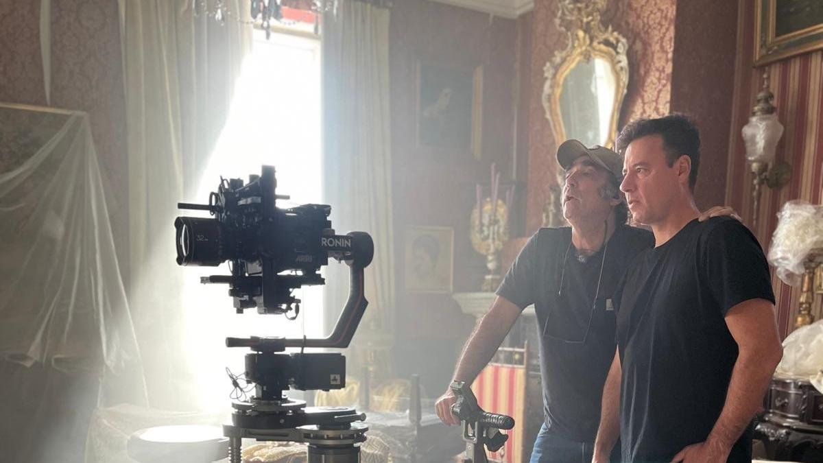 Denis Rovira, a la derecha, durante el rodaje de la película.