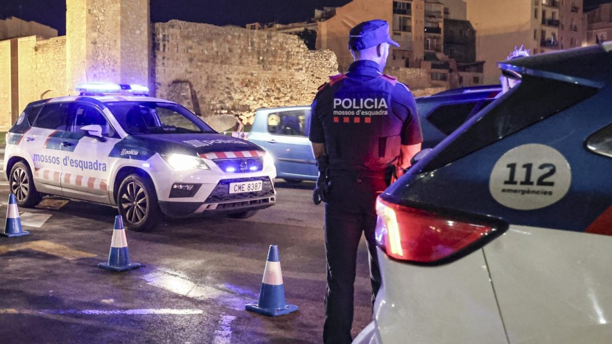 Imagen de archivo de un dispositivo de los Mossos d'Esquadra en Tarragona