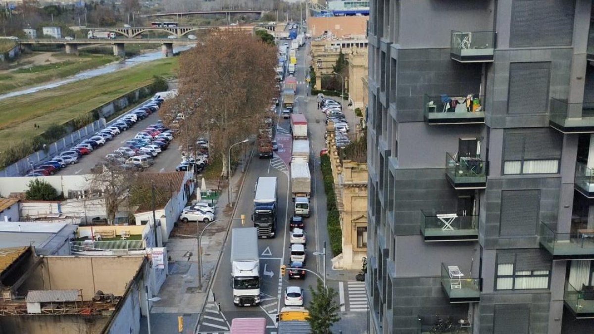 Caos circulatorio en la ciudad de Tarragona por el bloqueo de los ...