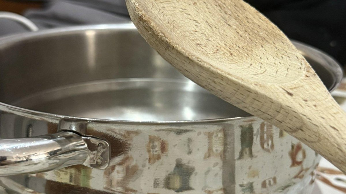 La imagen de Dignitat a les Vies para convocar la cacerolada.