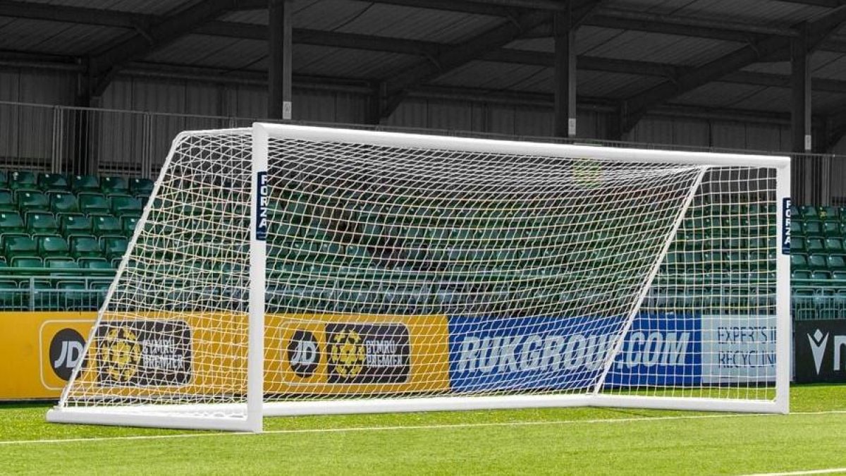 Una portería de fútbol.