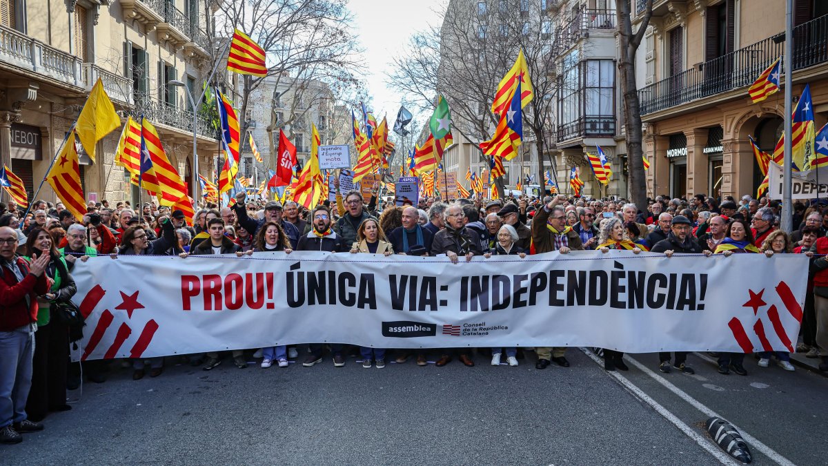 La manifestació convocada per l'ANC i el Consell de la República per denunciar la situació de Rodalies