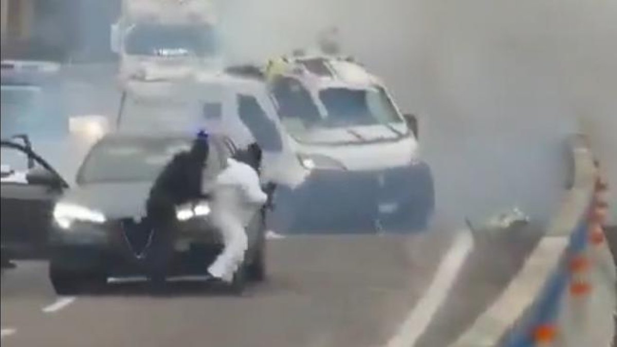 Imagen del asalto al camión blindado en Italia