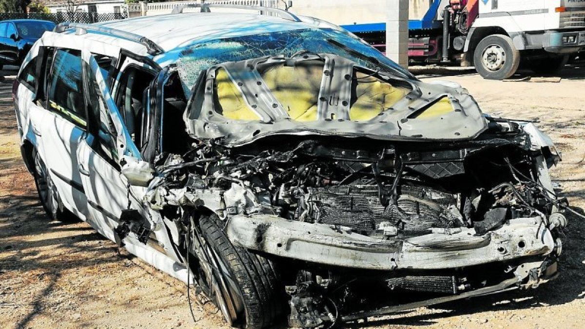 Estat del vehicle sinistrat, a la N-340.