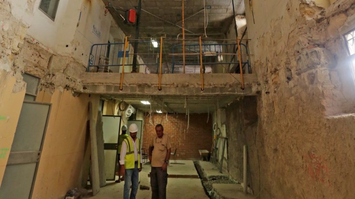 Imagen de la pasada semana de las obras que se están llevando a cabo en la Plaça de la Font.