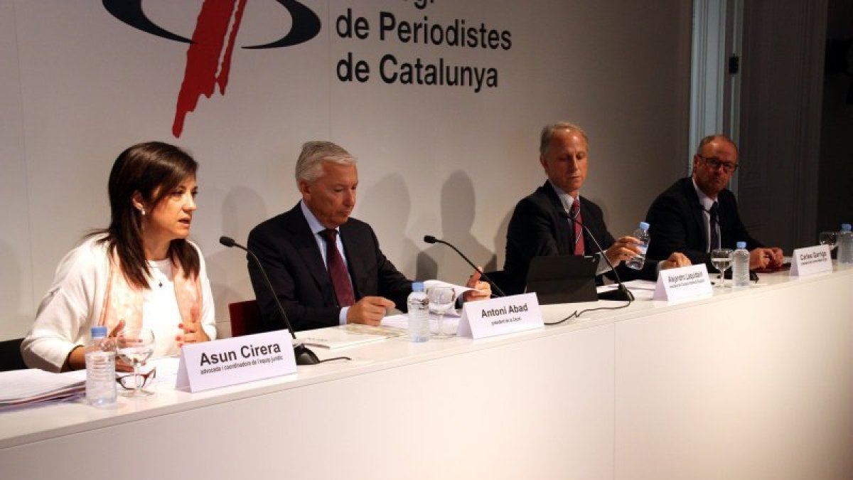 Las reproducciones a tamaño real de dinosaurios son el principal atractivo de la muestra.