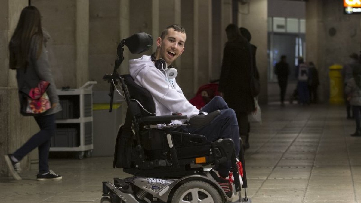 Adrià Abadia, el pasado viernes en la plaza Prim de Reus.