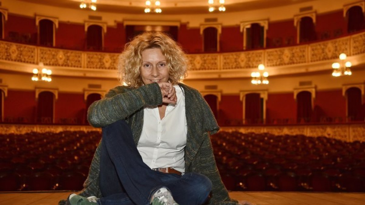 La actriz Àngels Gonyalons el día del estreno de la primera obra de recitales en el Teatre Fortuny.