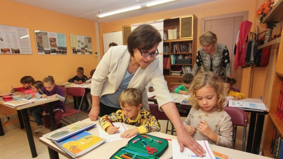 Las clases cuentan con dos profesoras, una especializada en ruso, la otra en español.