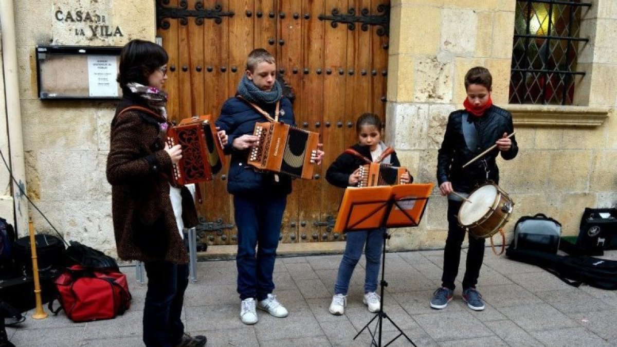 Imatge d´arxiu d´alumnes de l´escola de música.