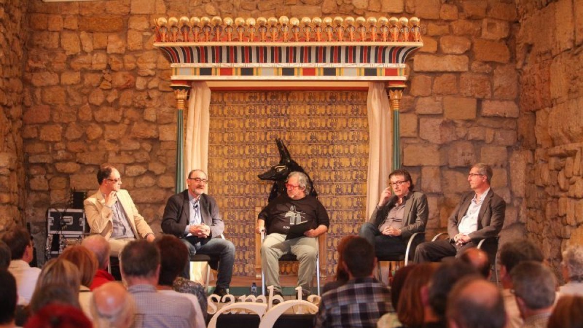 Jesus Carruesco, Luis M. Gonzálvez, el moderador Magí Seritjol, Enric Calpena y J. Ruiz de Arbulo.