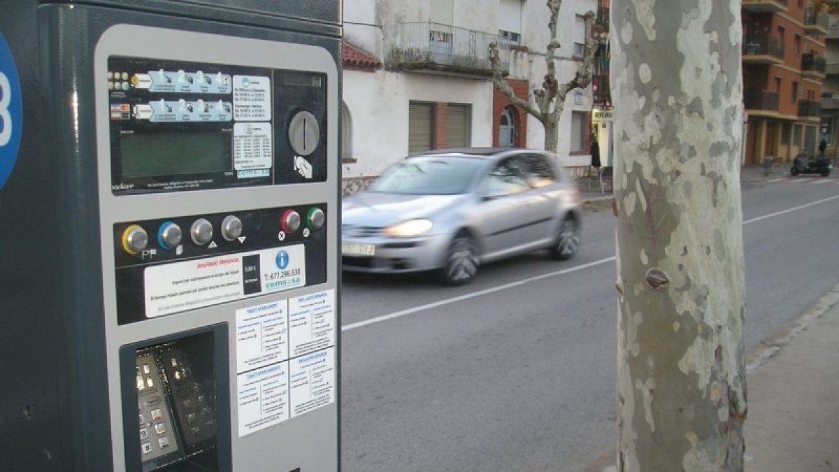 La polémica por la retirada de multas de zona azul, principalmente a concejales, indigna a los vecinos.