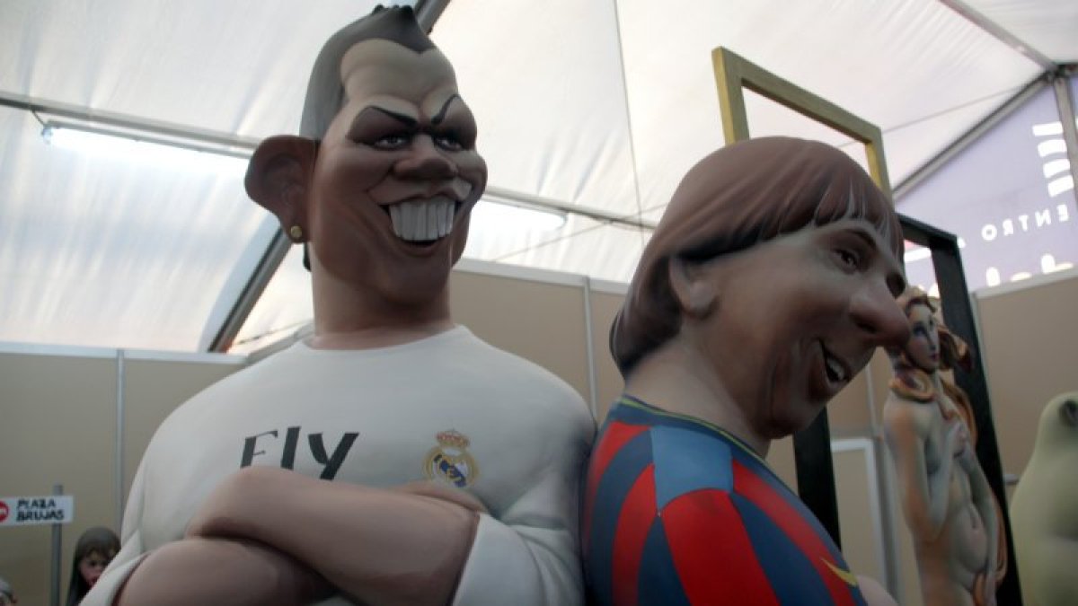 Cristiano Ronaldo i Leo Messi en la Exposició del Ninot de les Falles 2014, a València