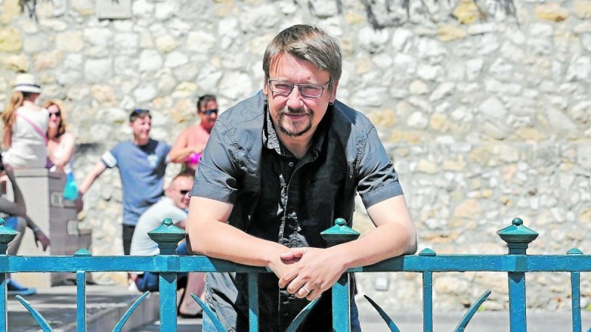 Xavier Domènech, en el Passeig de les Palmeres. Estuvo el pasado lunes en Tarragona para presentar la candidatura por la demarcación.