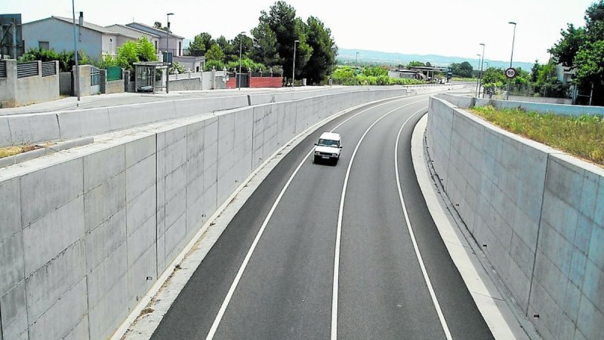 La carretera C-51 por su paso por La Bisbal del Penedès.